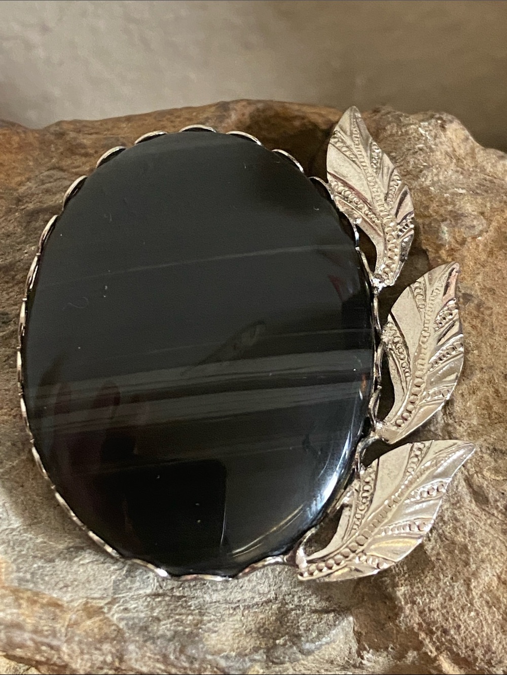 Vintage Natural Black Onyx Stone Broach